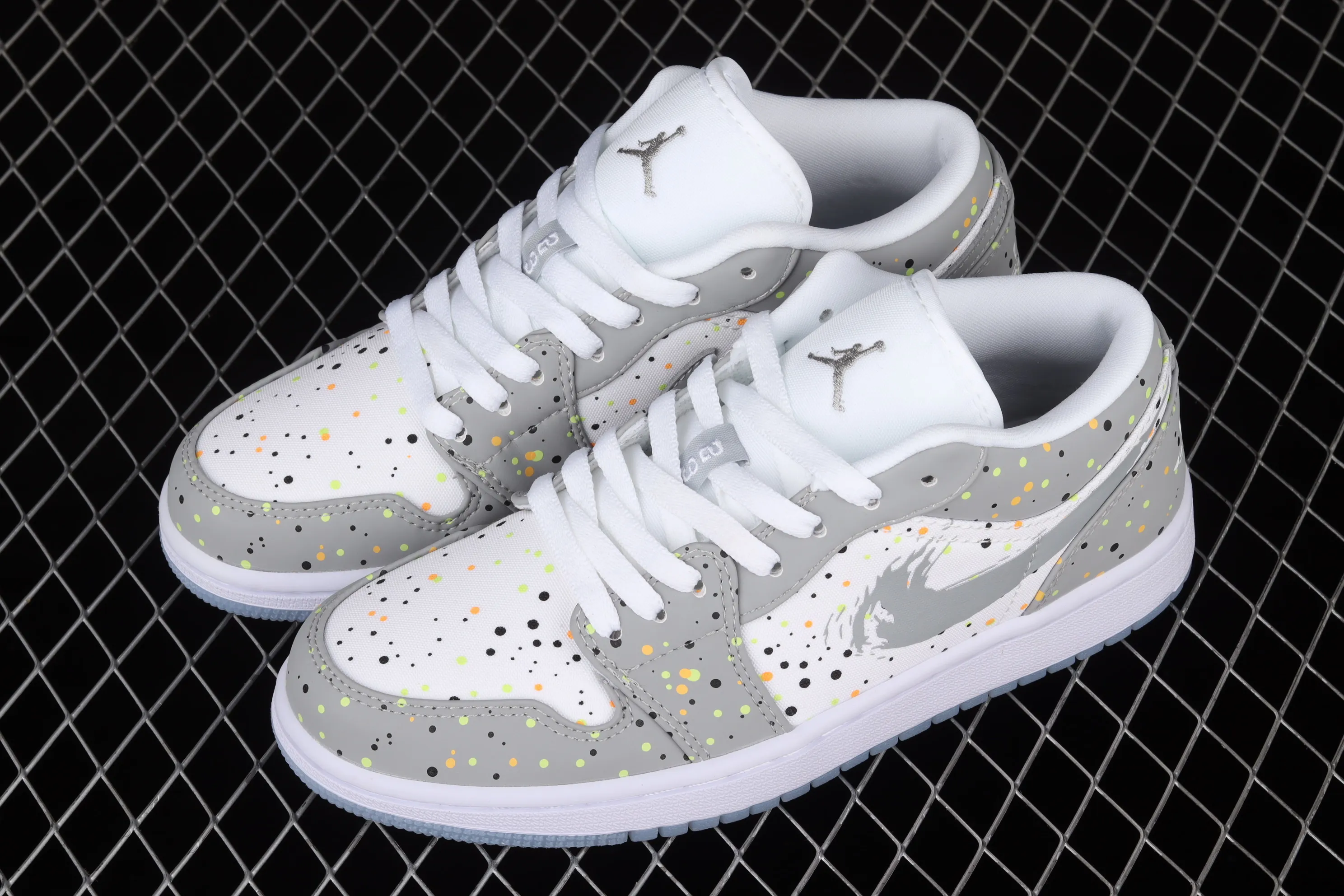 All categories Air Jordan Jordan series basketball shoes Air Jordan 1 Low Air Jordan 1 Low AJ1 Joe 1 inkjet white gray low-top cultural basketball shoes DC0774-001